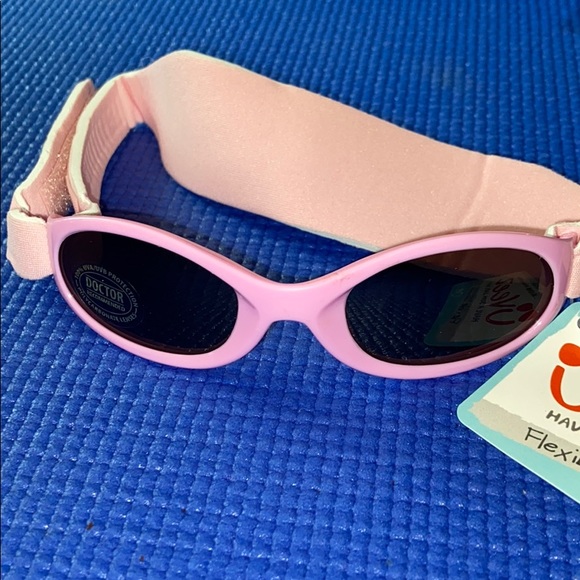 UVEEZ Baby Sunglasses with Flexible Comfort Band - Picture 2 of 4